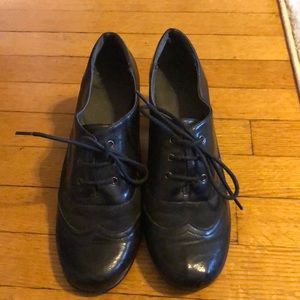 Black short-heeled shoes